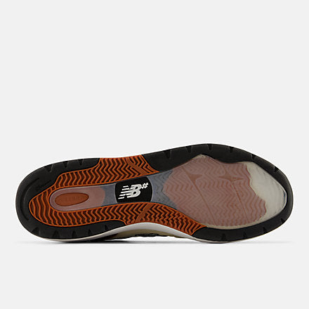 NB NUMERIC ANDREW REYNOLDS 933 - New Balance